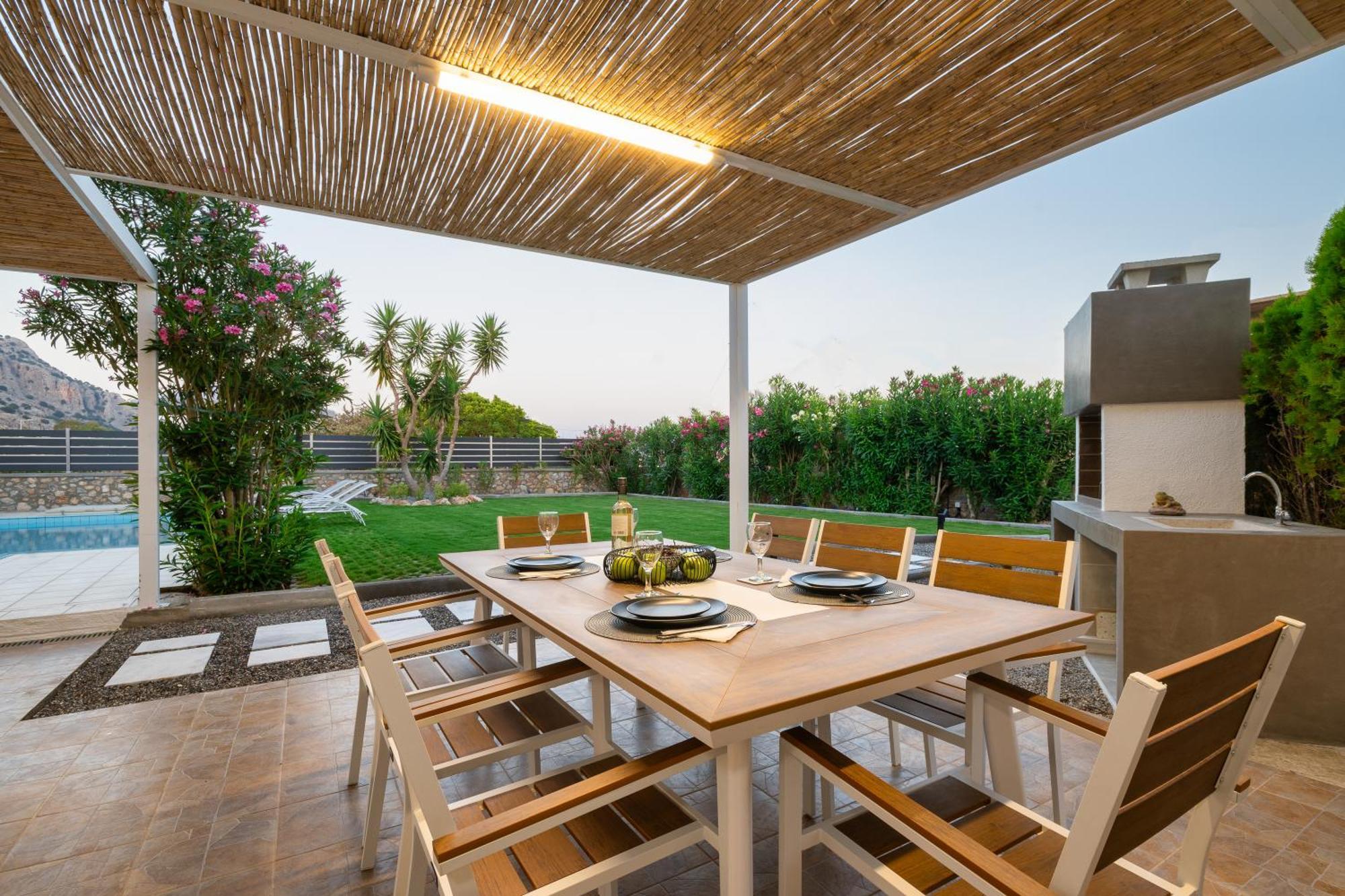 Villa Mariani II - In Lothiarika, Newly Renovated June 2024, Private Pool, Lindos 10 Min, Beach 120M Λάρδος Εξωτερικό φωτογραφία