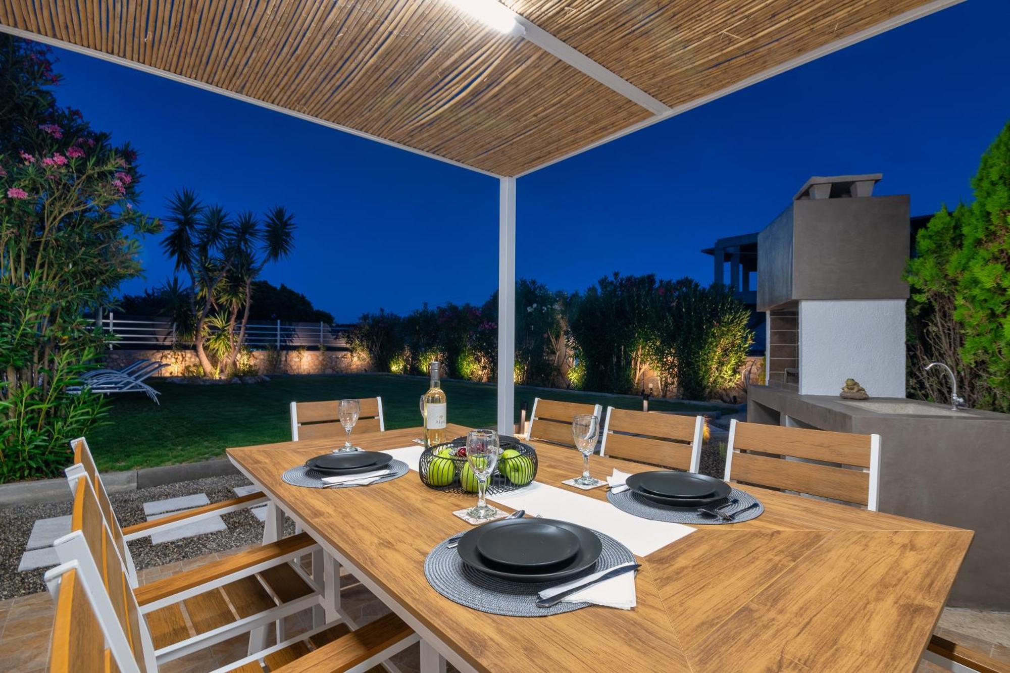 Villa Mariani II - In Lothiarika, Newly Renovated June 2024, Private Pool, Lindos 10 Min, Beach 120M Λάρδος Εξωτερικό φωτογραφία